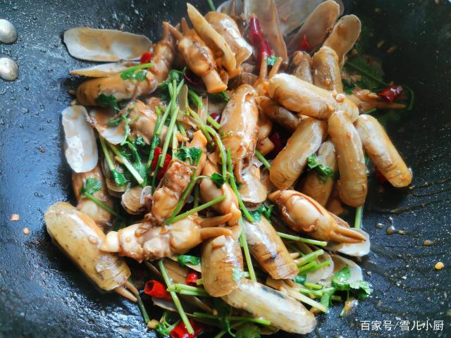 這個(gè)海鮮被稱作“小人仙”,肉質(zhì)肥美,用這個(gè)方法做,一盤(pán)不夠吃 這個(gè)海鮮被稱作“小人仙”,肉質(zhì)肥美,用這個(gè)方法做,一盤(pán)不夠吃